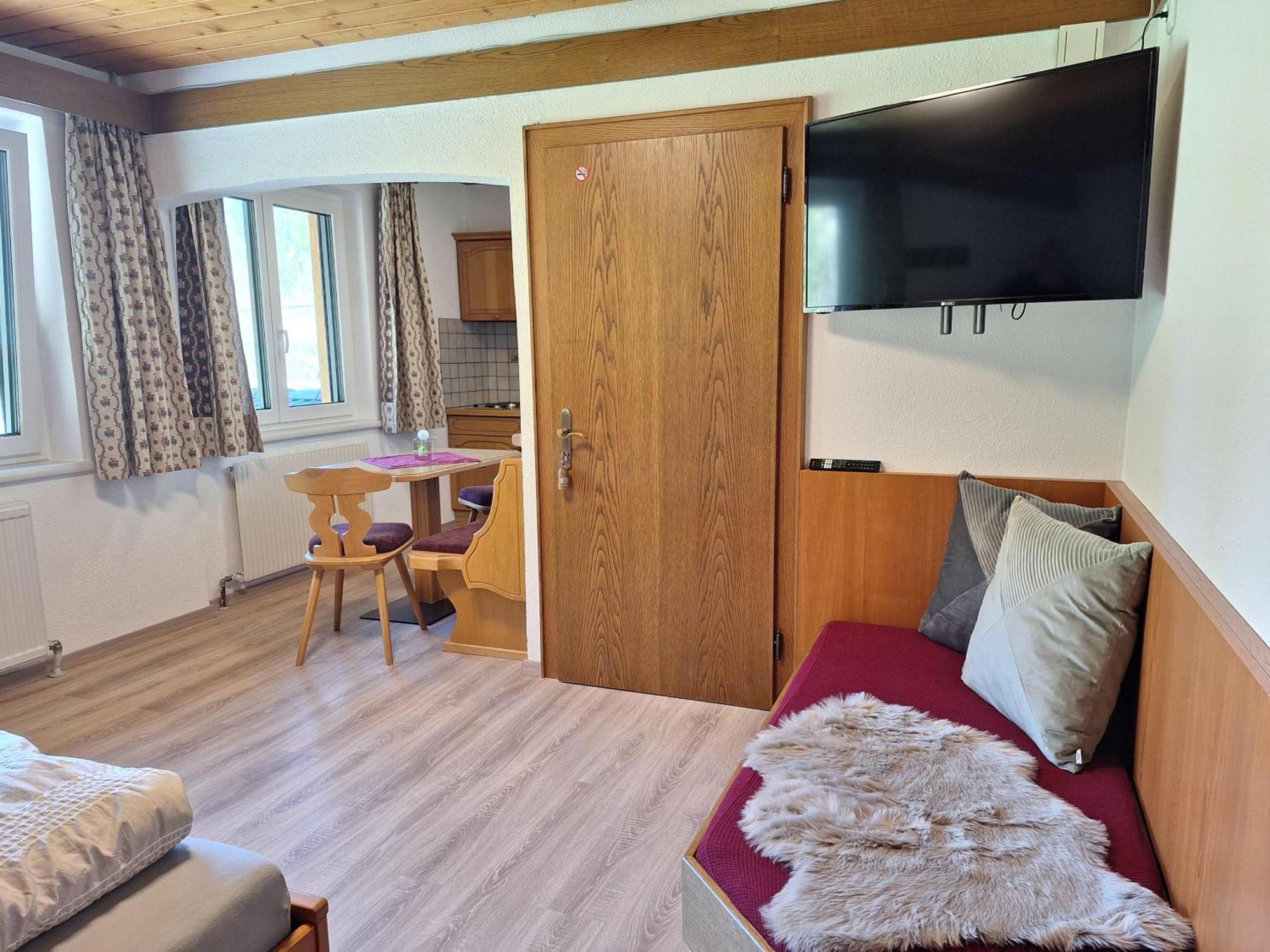 Ferienwohnung Haus Sprenger Häselgehr Exterior foto